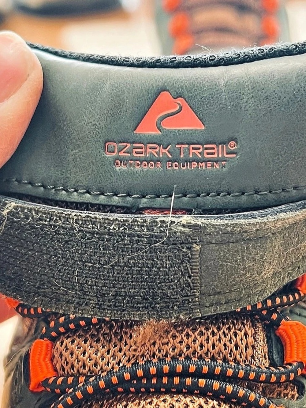 Ozark Trail BTOT43CJ502 Boys Black & Orange Boots US 10